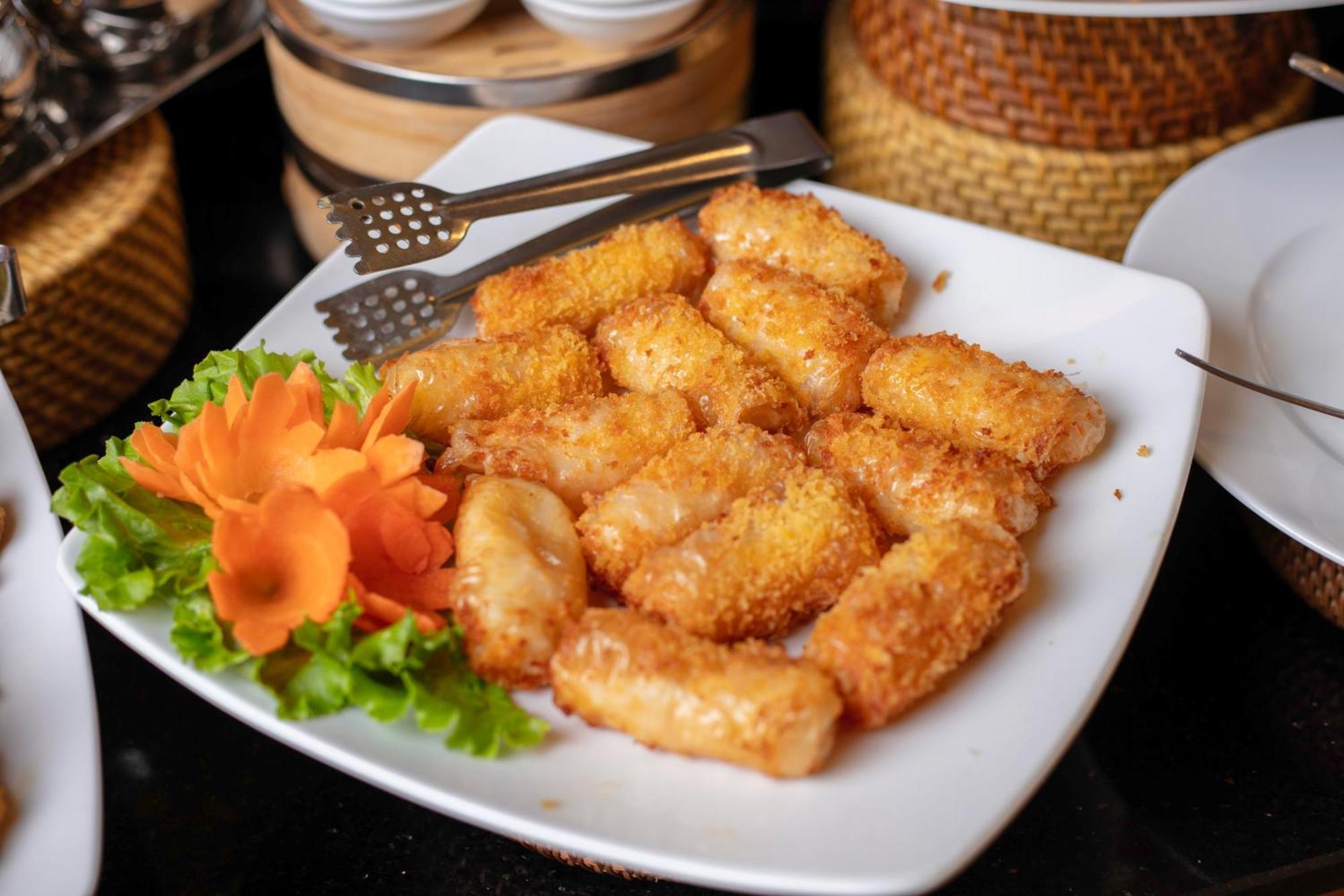 Khách sạn Sky