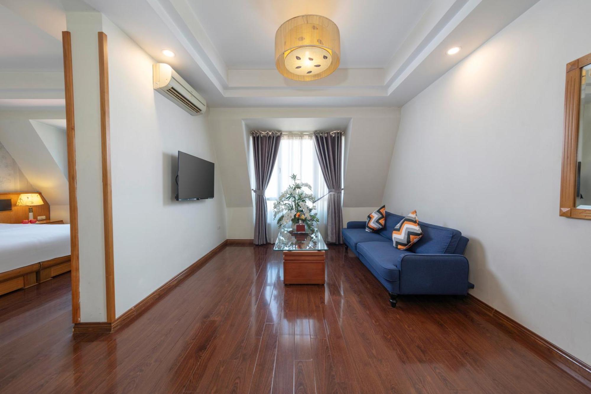 Khách sạn Sky 3*